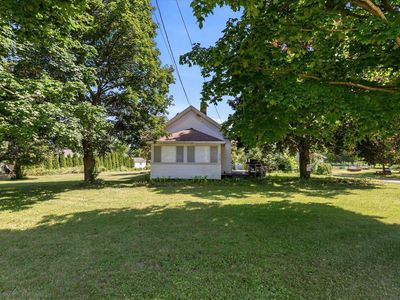 1866 Oakridge Rd