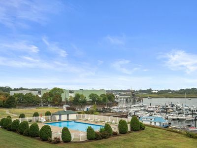 200 Cove Way Unit 409