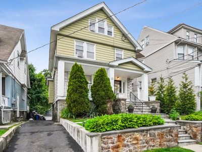 22 Mountain Ave