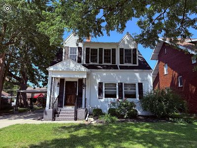 673 N Main St