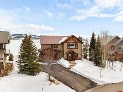 319 Larkspur Loop
