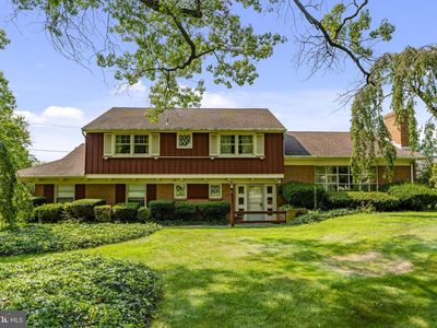 1230 Country Club Dr