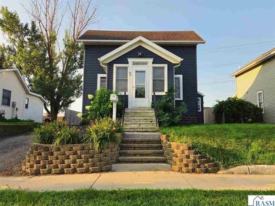 615 Elm Ave W