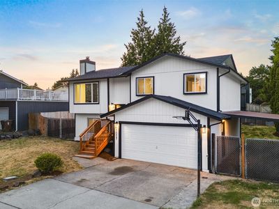 1007 Norpoint Way NE