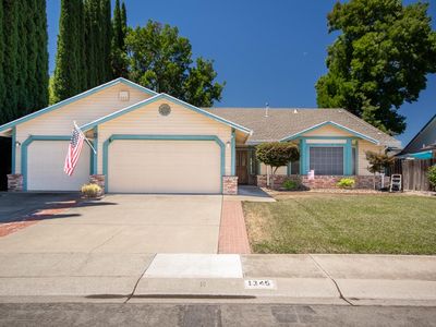1345 Portola Valley Rd