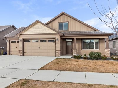 22835 E Edgewater Ln