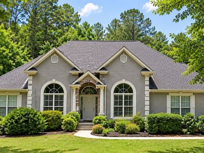 Property at 12136 Edgewater Dr, Hampton, GA