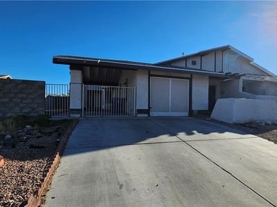 6777 Ledgewood Dr