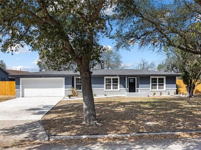 Property at 615 E Ligustrum Blvd, Robstown, TX