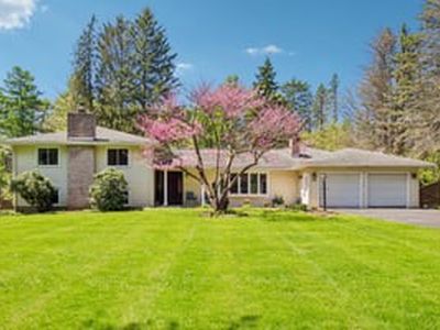 44 Crescent Hill Rd