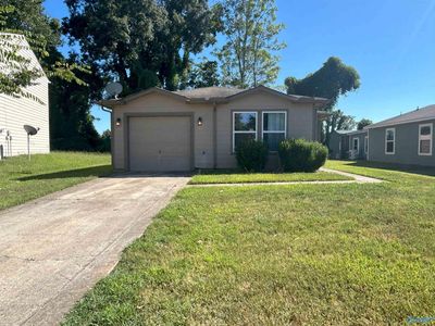 236 Whitestone Dr NE