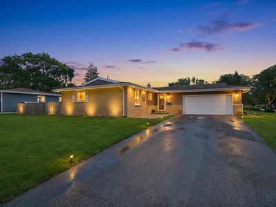 Property at 601 E Dogwood Ln, Mount Prospect, IL