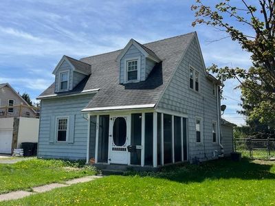 33 Pleasant Ave