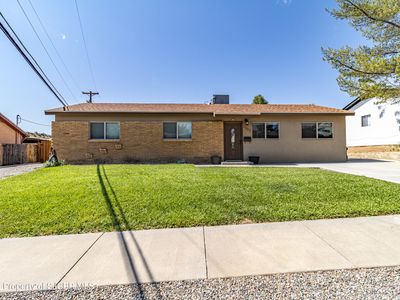 3907 Holiday Dr