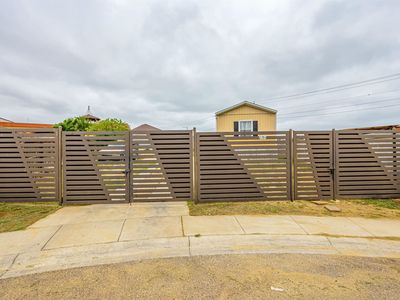 5019 Los Cedros Ln