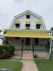 22 W Roland Rd
