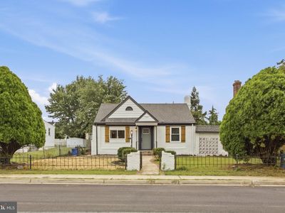 19 Seward Ave