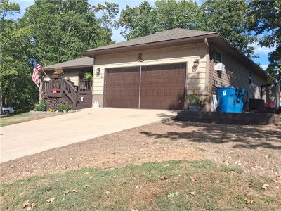4 Bempton Ln