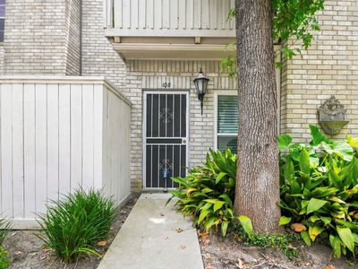 3800 Tanglewilde St APT 108