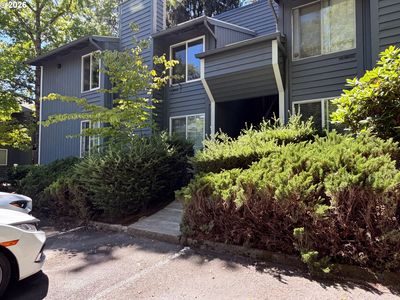 650 SW Meadow Dr APT 209
