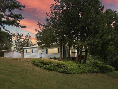 771 Bennoch Road