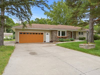 112 Willow Dr SW