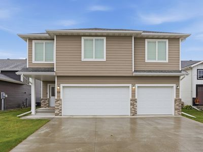1118 Albert Ct W