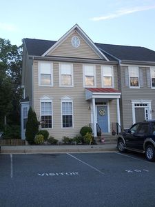 201 Hillside Ct