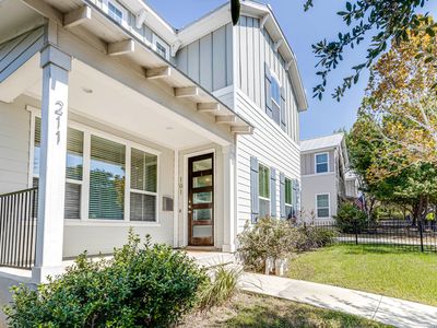 211 Claremont Ave #101