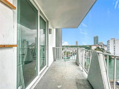 7133 Bay Dr APT 705