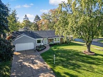 332 El Paso Ln