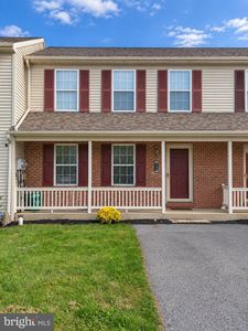 Property at 103 Chelmsford Dr, Marietta, PA