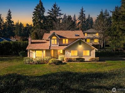 782 NW Apple Blossom Loop