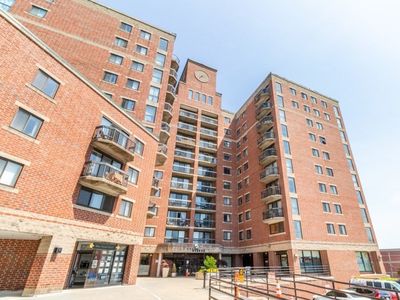 15 N Beacon St #516