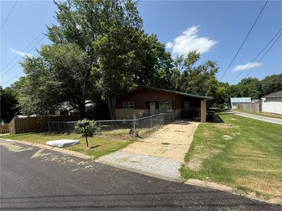 103 E College Ave