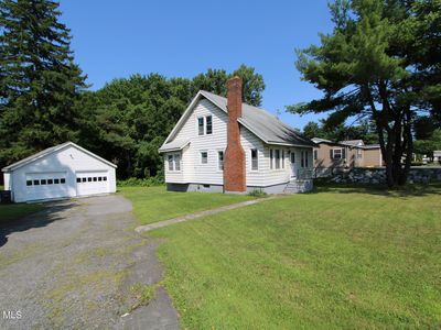 1534 Columbia Turnpike