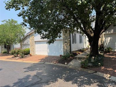 Property at 1510 Walpole Dr, Chesterfield, MO