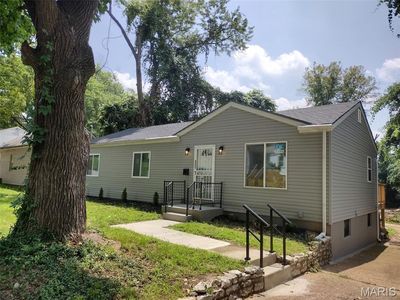 2554 Ada Ave