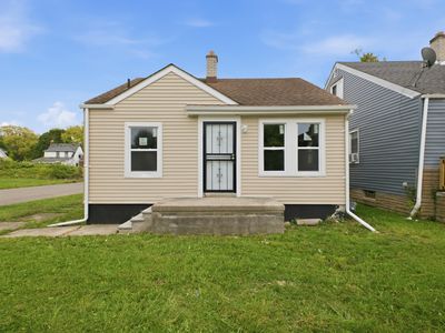 10054 Woodmont Ave
