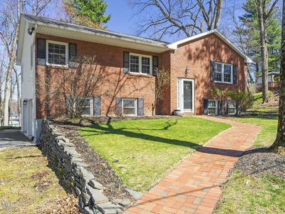 8 Saddle Hill Road