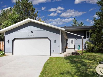 1919 Chickadee Cir