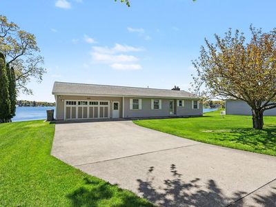 380 Whispering Oaks Dr