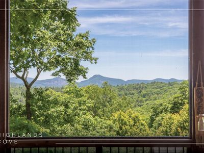826 Highlands Cove Drive
