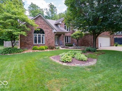 3897 S Woodfield Dr