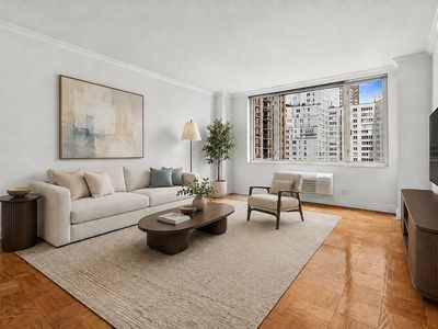 130 W 67th St APT 12L
