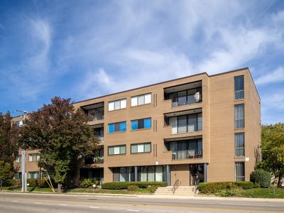 Property at 5406 Lincoln Ave APT 3F, Skokie, IL