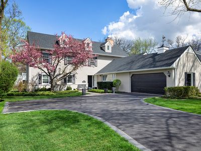 921 Woodbine Ln