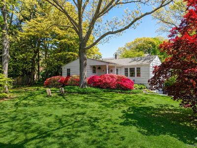 77 Bay Drive E