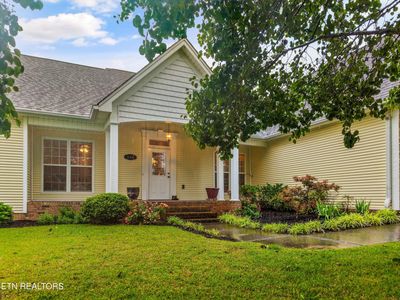 146 Thoroughbred Dr NW
