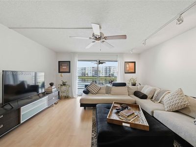 441 SE 3rd St APT 207